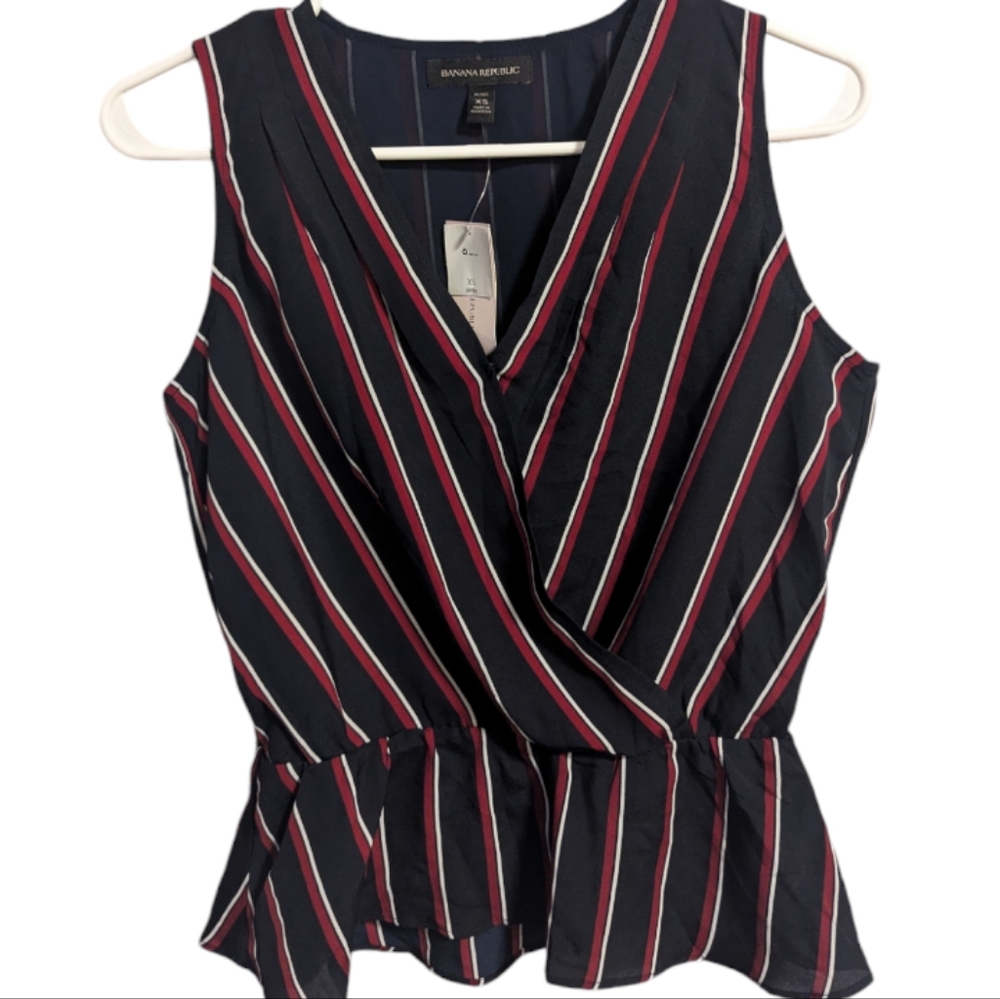 Banana Republic women's sleeveless top XS petite v neck red Stripe w-209